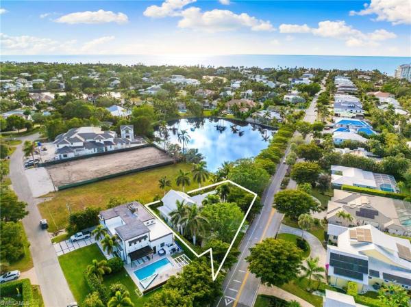Olde Naples, 572 N 7th Ave, Naples, Florida 34102, image 2