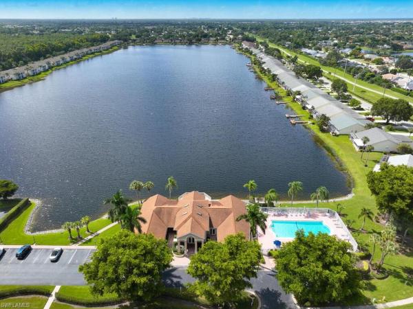 2126 Crown Pt, Naples, Florida 34112, image 1