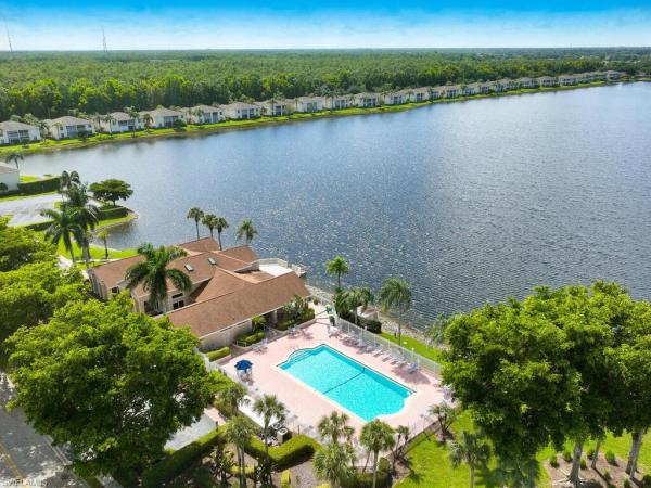 2126 Crown Pt, Naples, Florida 34112, image 1