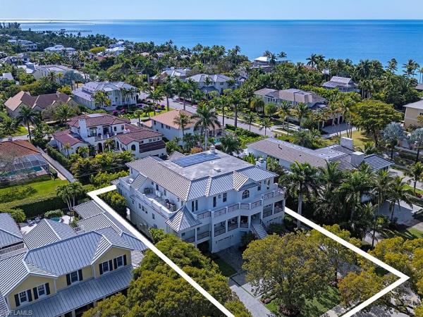 Olde Naples, 140 S 3rd Ave, Naples, Florida 34102, image 2