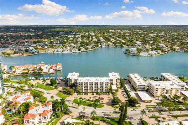 Venetian Cove Club At Park Shore, 3500 N Gulf Shore Blvd #406, Naples, Florida 34103, image 3