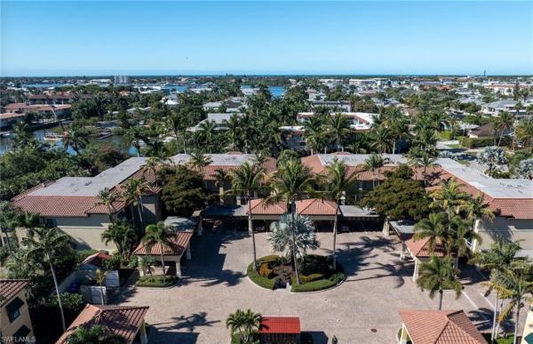 1045 Sandpiper St, Naples, Florida 34112, image 1