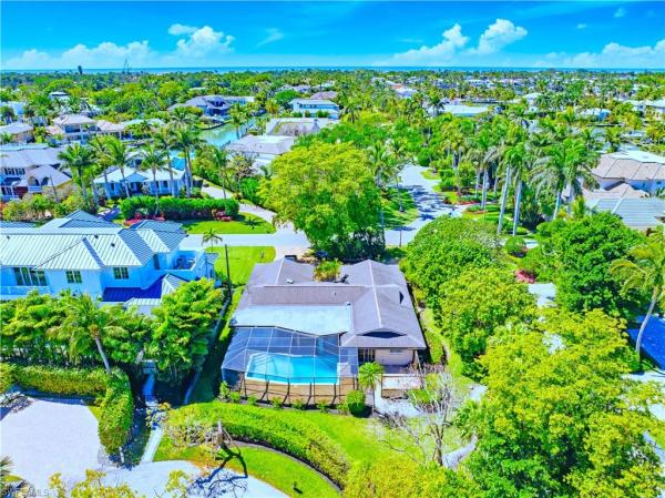 Aqualane Shores, 2125 Marina Dr, Naples, Florida 34102, image 1