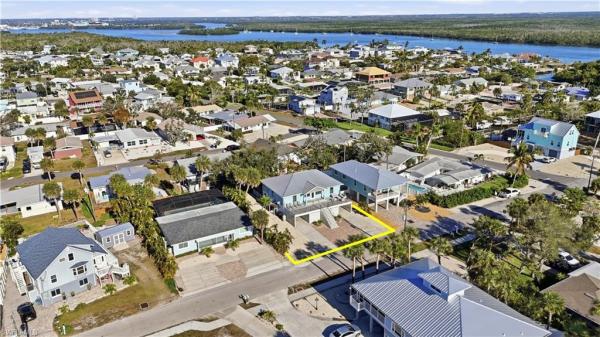 Mid-Island, 165 Connecticut St, Fort Myers Beach, Florida 33931, image 3