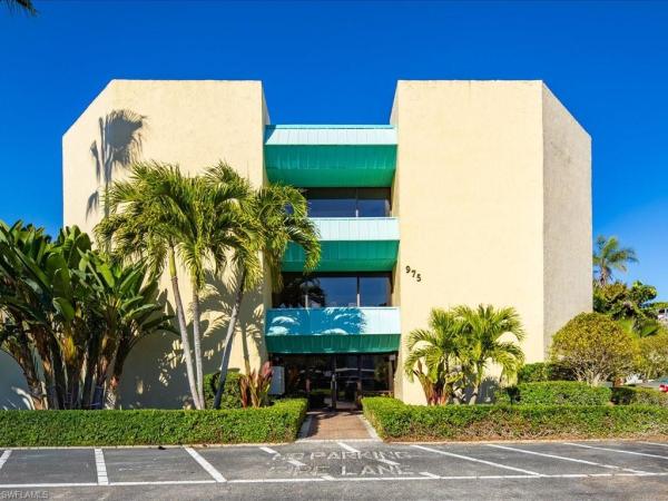 975 Palm View Dr, Naples, Florida 34110, image 1