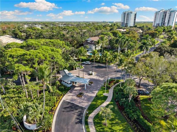 Wiggins Bay Villas, 784 Wiggins Bay Dr, Naples, Florida 34110, image 1