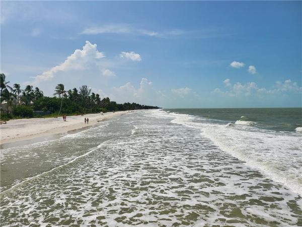 29 High Point Cir E, Naples, Florida 34103, image 1