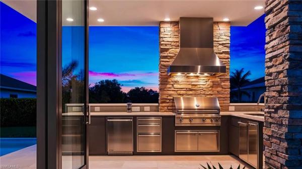 Park Shore, 3898 Crayton Rd, Naples, Florida 34103, image 2