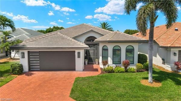Mariners Cove Village, 9522 Mariners Cove Ln, Fort Myers, Florida 33919, image 1