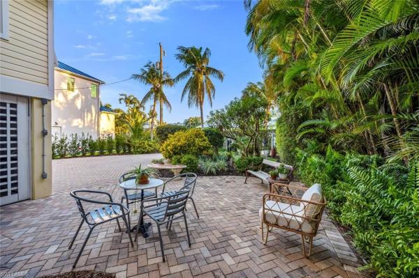 Olde Naples, 756 S 8th Ave, Naples, Florida 34102, image 2