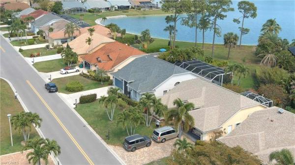 Berkshire Lakes, 700 Lambton Ln, Naples, Florida 34104, image 2