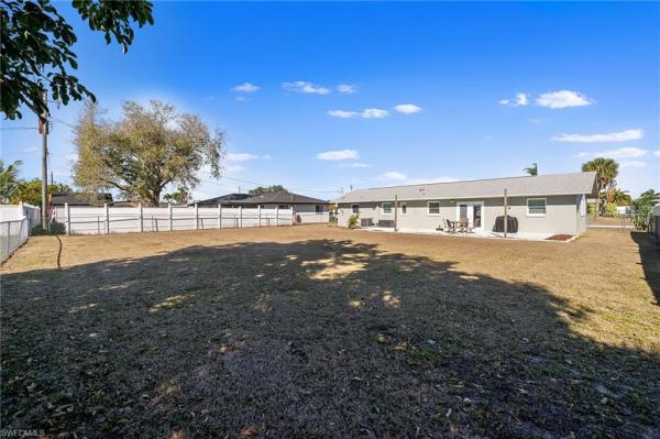 Cape Coral Residential, 922 SE 27th Ter, Cape Coral, Florida 33904, image 2