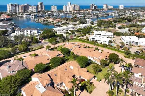 Villas Of Park Shore, 4062 Crayton Rd #F5, Naples, Florida 34103, image 3