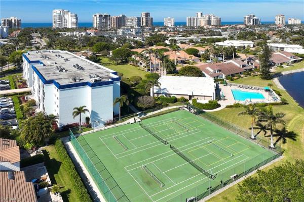 Villas Of Park Shore, 4062 Crayton Rd #F5, Naples, Florida 34103, image 1