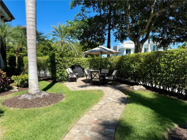 960 On Seventh At Olde Naples, 960 S 7th St #202, Naples, Florida 34102, image 2