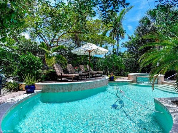 Ridge Lake At Olde Naples, 605 N 6th Ave, Naples, Florida 34102, image 1