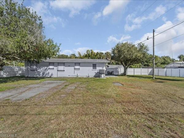 North Fort Myers No HOA, 77 W Glenmont Dr, North Fort Myers, Florida 33917, image 2