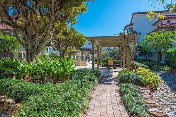 Villa Mare At Park Shore, 4715 Villa Mare Ln #26-16, Naples, Florida 34103, image 3