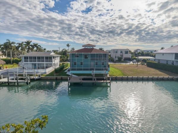 Isles Of Capri, 105 W Pago Pago Dr, Naples, Florida 34113, image 2