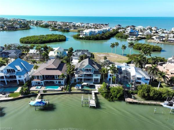 Carolands, 26744 Mclaughlin Blvd, Bonita Springs, Florida 34134, image 1