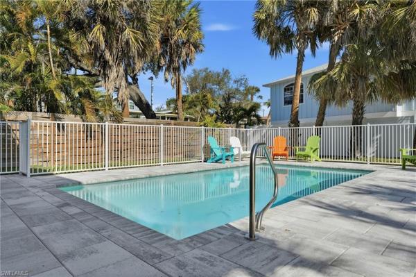 Lynns Highland Park, 3321 Estero Blvd, Fort Myers Beach, Florida 33931, image 2