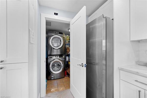 Oyster Bay, 1360 Chesapeake Ave, Naples, Florida 34102, image 2