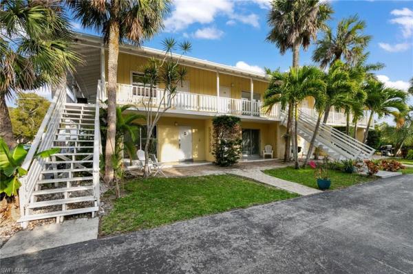 1360 Chesapeake Ave, Naples, Florida 34102, image 1