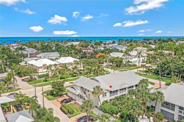 Coconut Grove At Olde Naples, 433 S 2nd St #B-202, Naples, Florida 34102, image 2