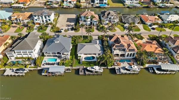 Conners At Vanderbilt Beach, 266 Egret Ave, Naples, Florida 34108, image 2