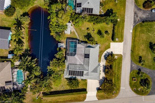 661 Valley Dr, Naples, Florida 34134, image 2