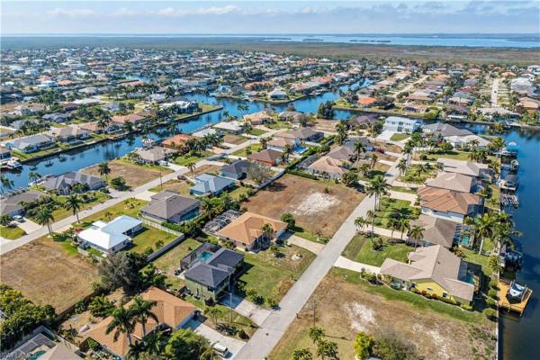 Cape Coral Residential, 2622 35th Ln, Cape Coral, Florida 33914, image 2