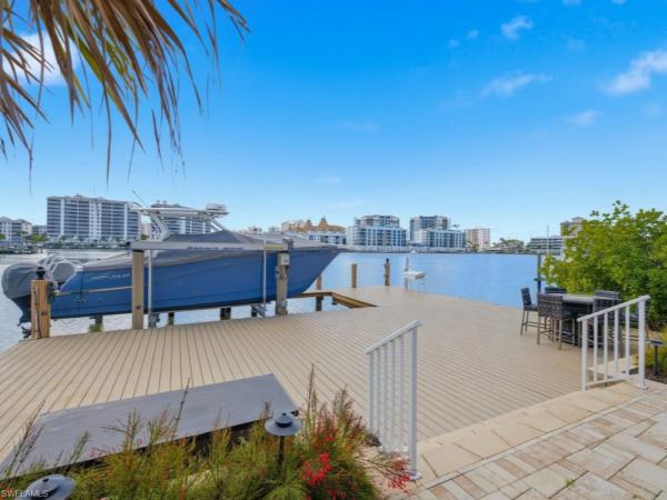 Conners At Vanderbilt Beach, 390 Oak Ave, Naples, Florida 34108, image 2