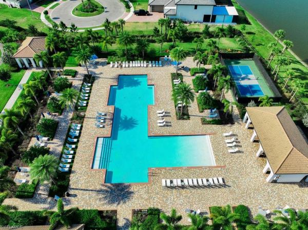 4843 Frattina St, Naples, Florida 34142, image 1