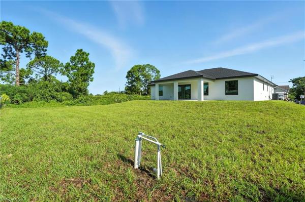 2707 SW 34th St, Lehigh Acres, Florida 33976, image 1