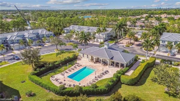 1305 Mariposa Cir #202, Naples, Florida 34105, image 1