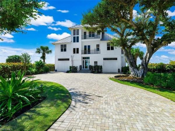 Grand Ole Man, 7974 Estero Blvd, Fort Myers Beach, Florida 33931, image 1