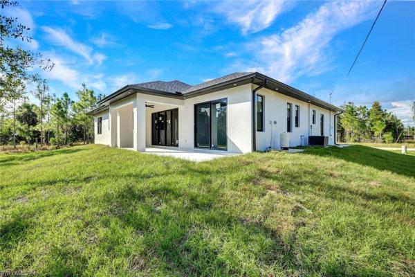 2002 10th St, Lehigh Acres, Florida 33936, image 1