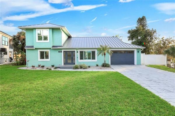 Palm Isles, 11861 Isle Of Palms Dr, Fort Myers Beach, Florida 33931, image 2