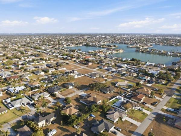 Cape Coral, 32 9th Ave, Cape Coral, Florida 33909, image 2