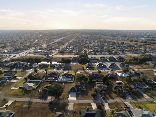 32 9th Ave, Cape Coral, Florida 33909, image 1