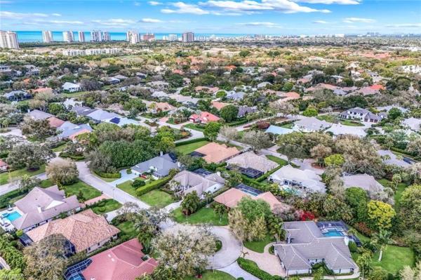 Oakmont At Pelican Bay, 811 Pitch Apple Ln, Naples, Florida 34108, image 2