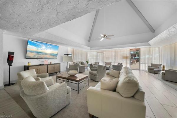Turtle Lake Golf Colony, 170 Turtle Lake Ct #109, Naples, Florida 34105, image 2