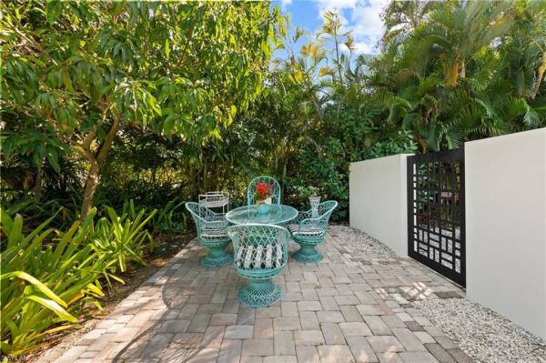 The Moorings, 1949 Alamanda Dr, Naples, Florida 34102, image 1