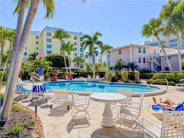 Ambassador Club, 1910 N Gulf Shore Blvd #312, Naples, Florida 34102, image 2