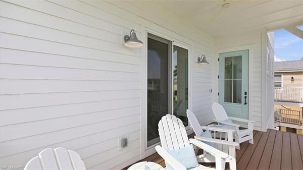 129 Pearl St, Fort Myers Beach, Florida 33931, image 1