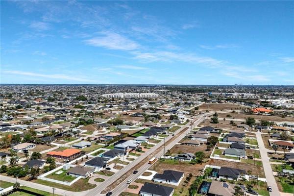 Cape Coral Residential, 913 W Embers Pkwy, Cape Coral, Florida 33993, image 3