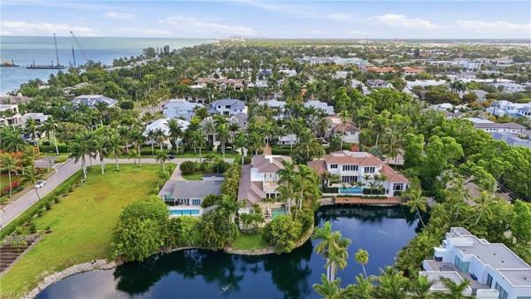 Aqualane Shores, 160 S 16th Ave, Naples, Florida 34102, image 1