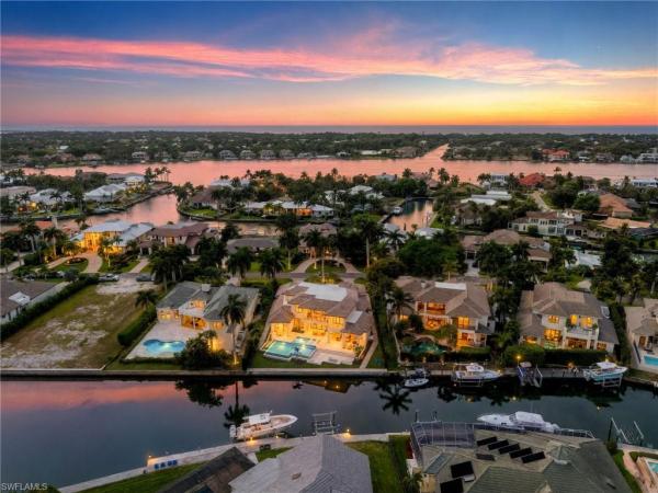 Royal Harbor, 2345 Tarpon Rd, Naples, Florida 34102, image 2