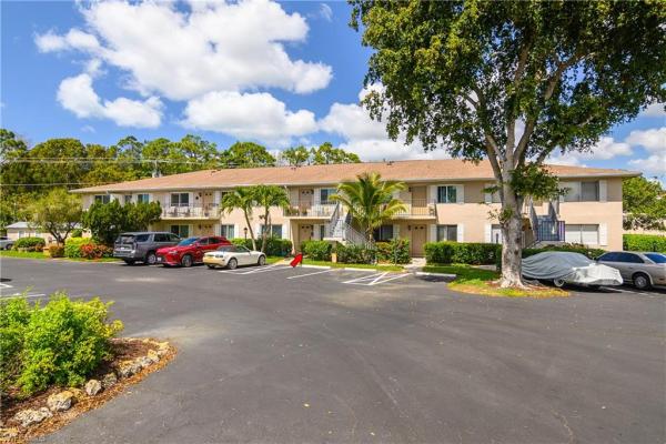 The Glades Golf & Country Club, 190 Palm Dr #3085, Naples, Florida 34112, image 2