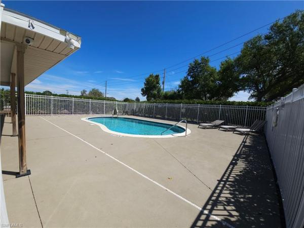 Oak Crest Villas, 5172 Leeds Rd, Fort Myers, Florida 33907, image 1